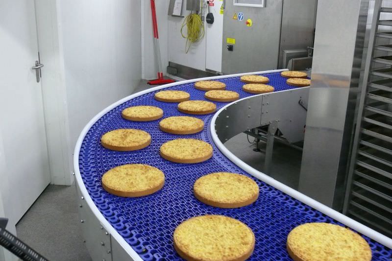 مقایسه تسمه‌های PVC و PU در صنایع غذایی از منظر ایمنی میکروبی و بهداشت